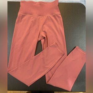 Vuori Women's Skinny Pants in Rose Pink